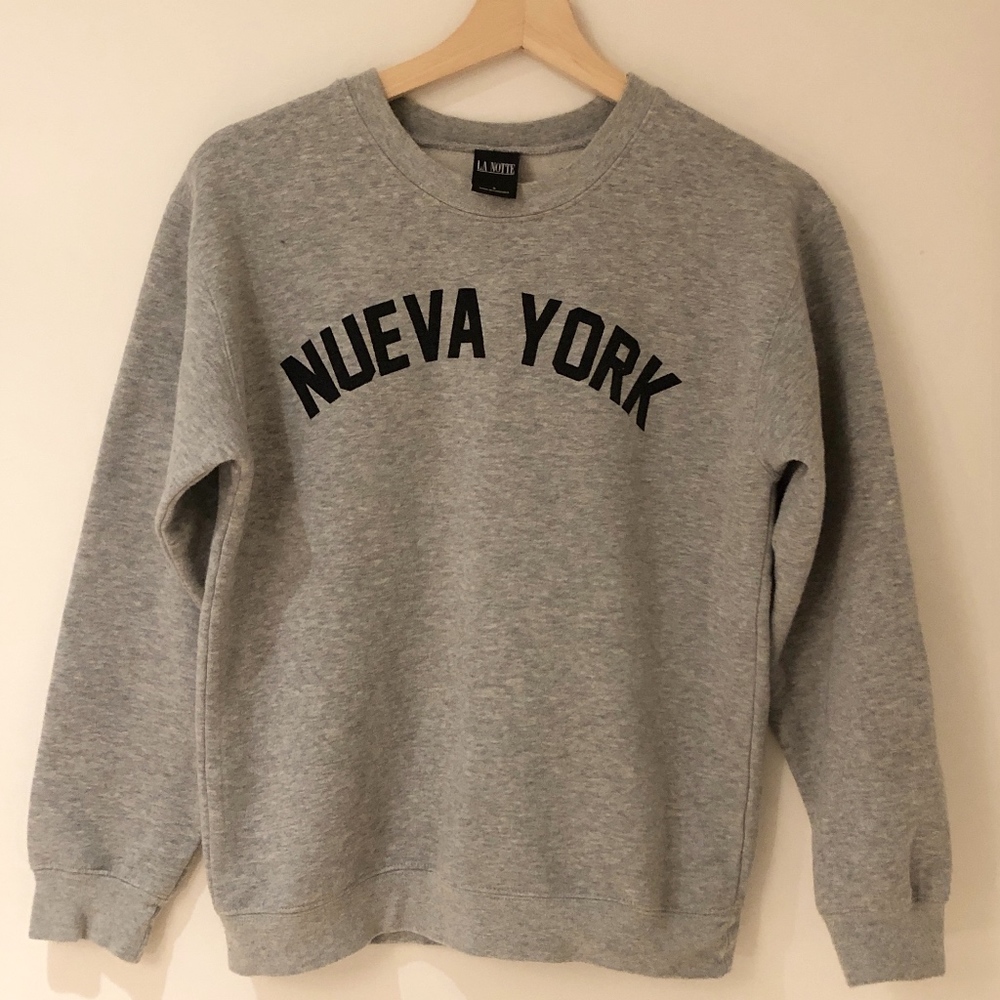Aritzia (La Notte) Nueva York Crew Neck Sweatshirt
